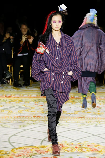 Look 12